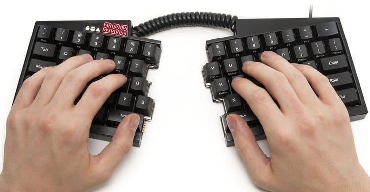 ultimate-hacking-keyboard-hands