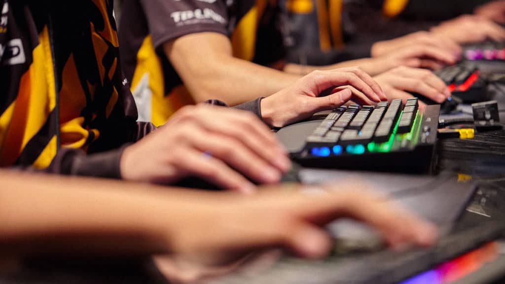 corsair k70 esports team