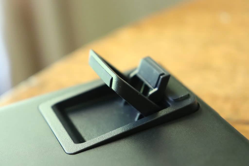 Three-level adjustment for angles